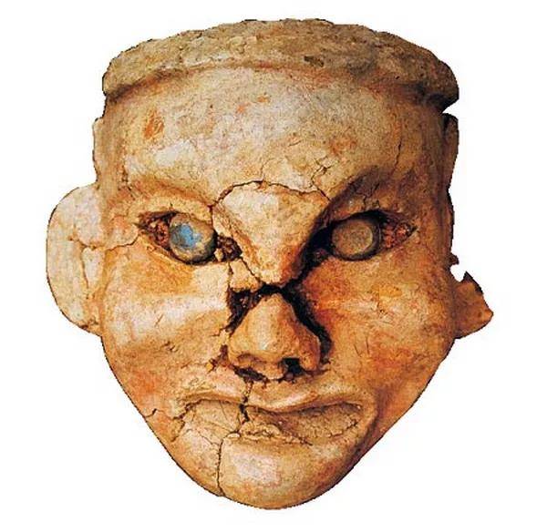 牛河梁红山文化遗址与东北史前玉器