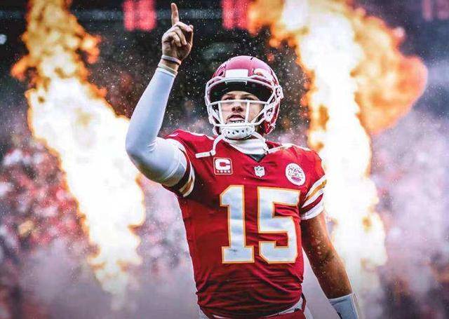 03亿,24岁mvp fmvp!一个比詹姆斯还牛的超巨出现了_马霍姆斯