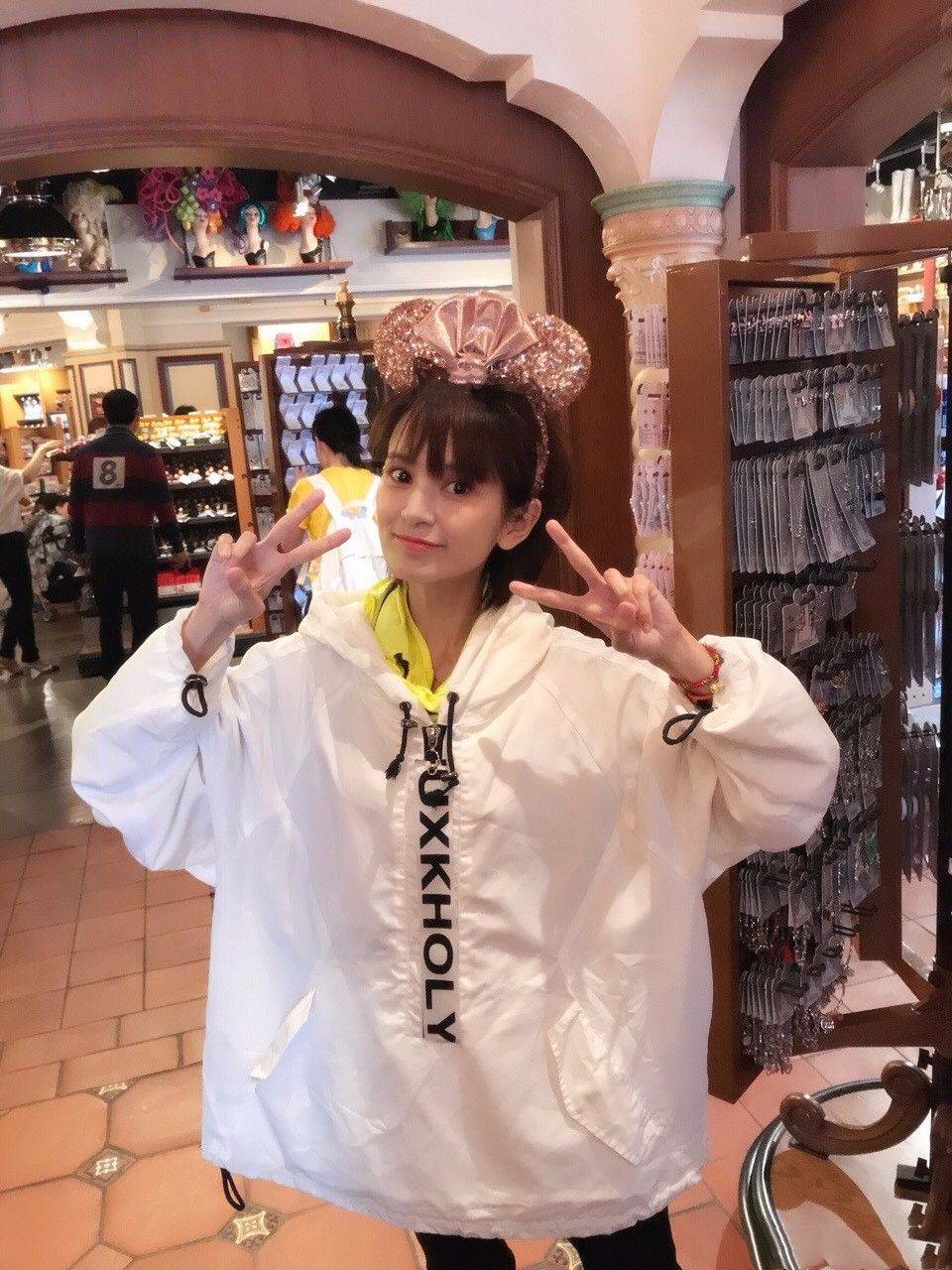 32岁肖茵瘦的脱相了,在镜头下也显得异常憔悴,老态凸显!