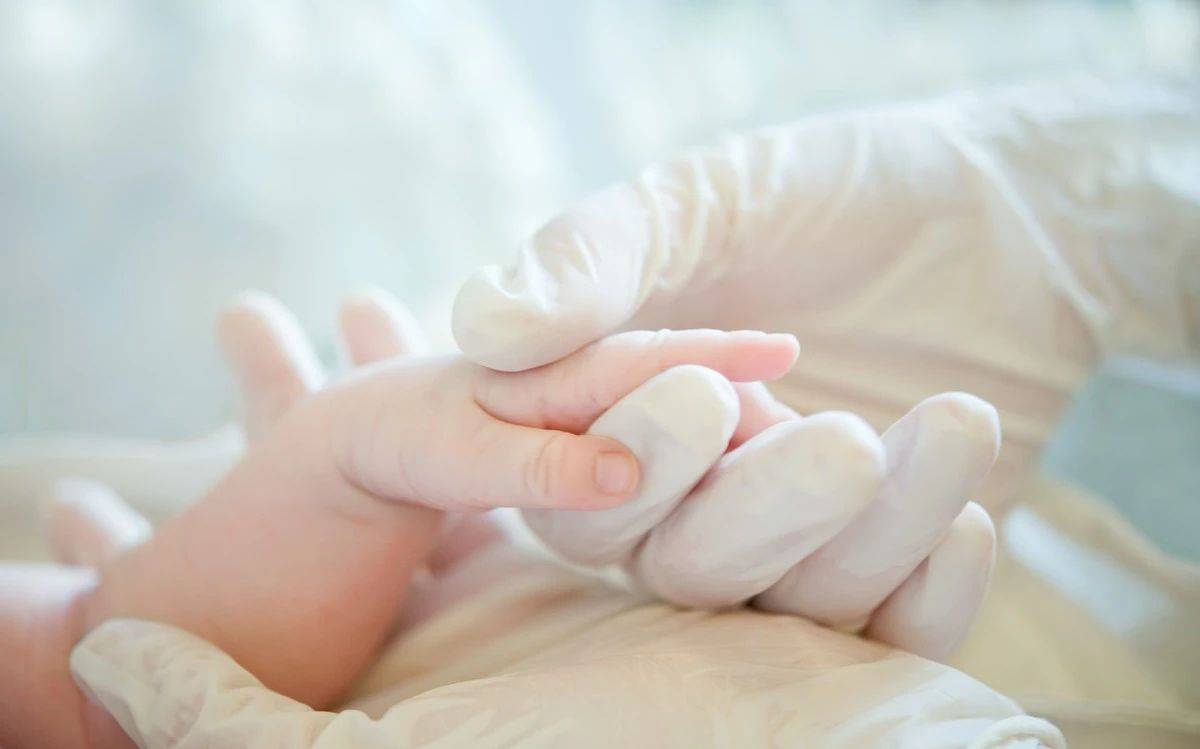 原创宝宝小手很重要,请不要戴这东西,却有很多宝宝在戴!