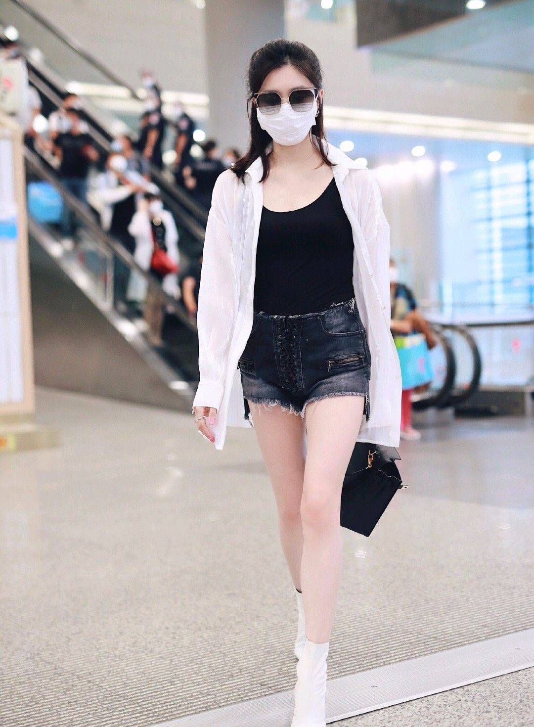 江疏影太会穿简单的白衬衫也能穿出拉风效果这衣品不得了