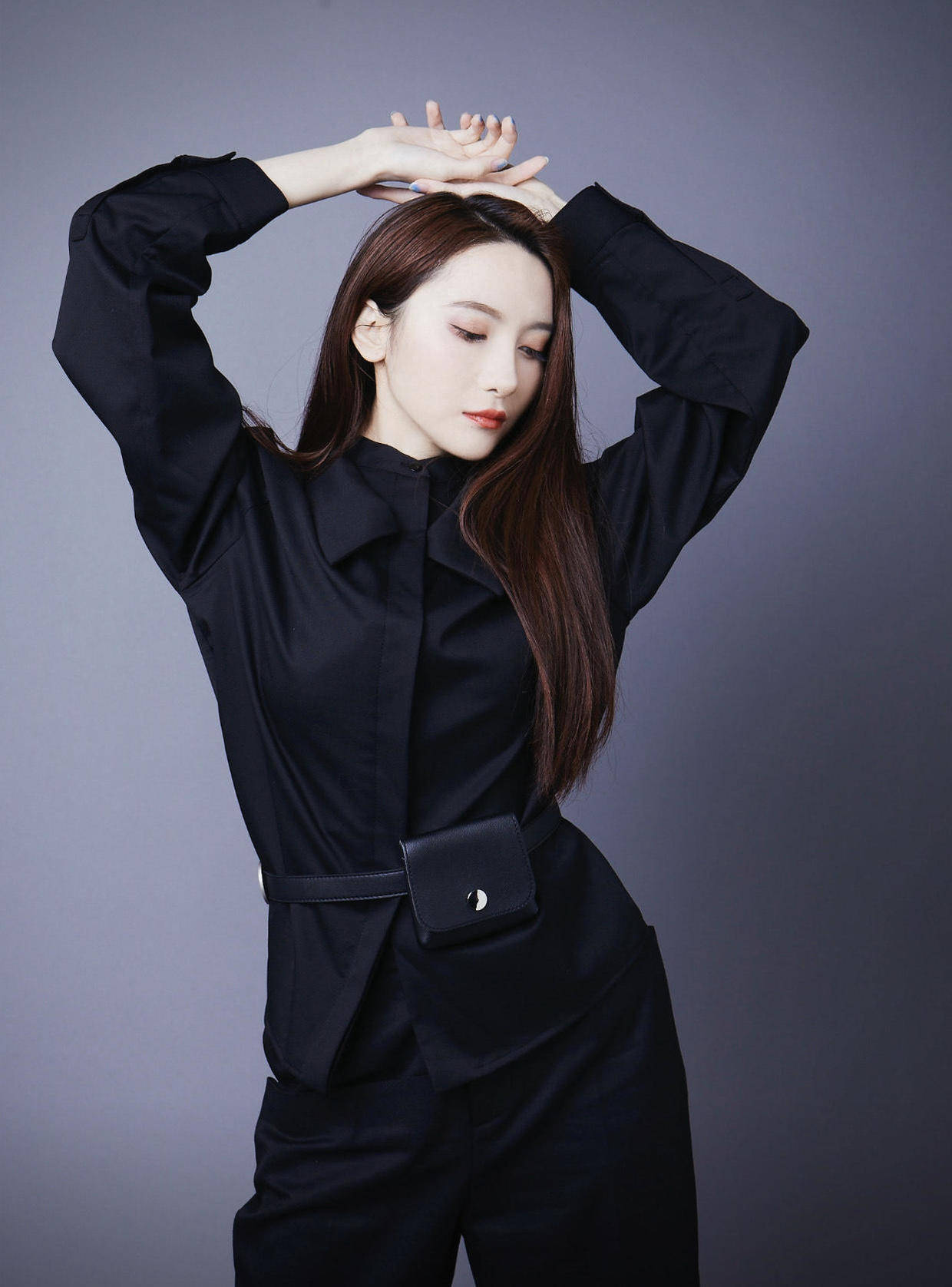 原创27岁的陆婷如此惊艳!大波浪卷发配亮片吊带连衣裙,美貌让人迷醉