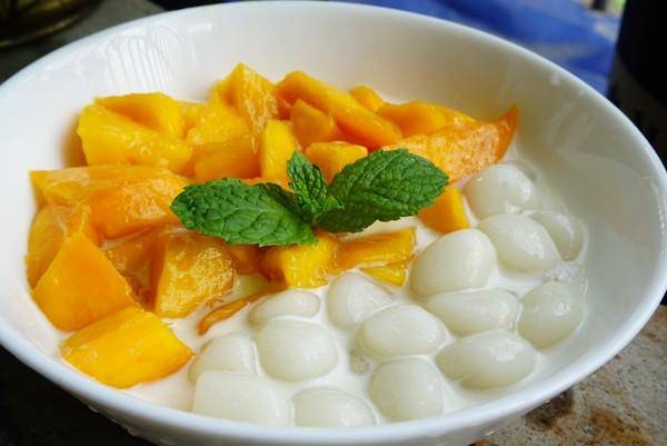 夏日必备小甜品——低卡美味又好吃,多吃也不胖的多芒小丸子_芒果