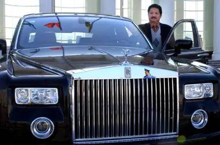 为了彰显尊贵感,卢天明对外披露,厂家来人对卢天明的身体,习惯等细节