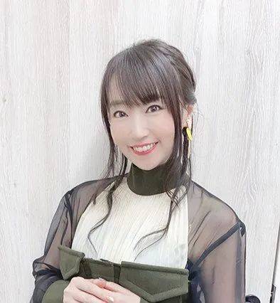 40岁知名女星突然宣布结婚,老公也是圈内人?_水树奈奈