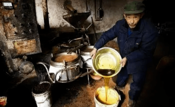 一家三口先后肝损伤提醒炒菜时爱放这种油还不如放地沟油