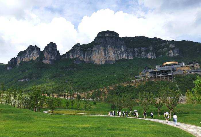 好消息!解放碑,四公里往返武隆懒坝景区直通车恢复开行