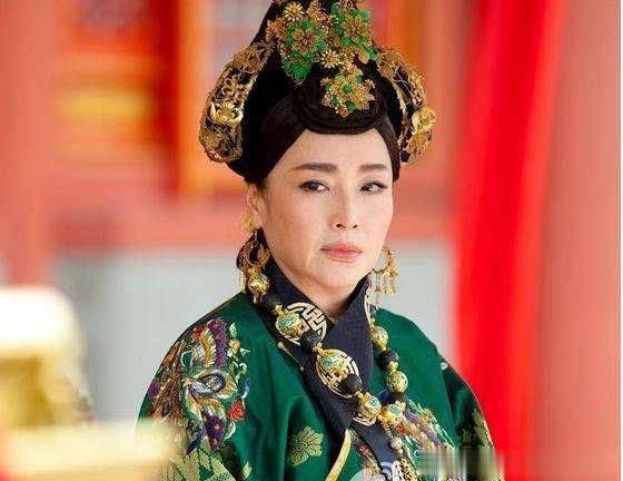 她是咸丰第一位妃子,与慈禧争宠却未能生育,历经四朝封贵妃