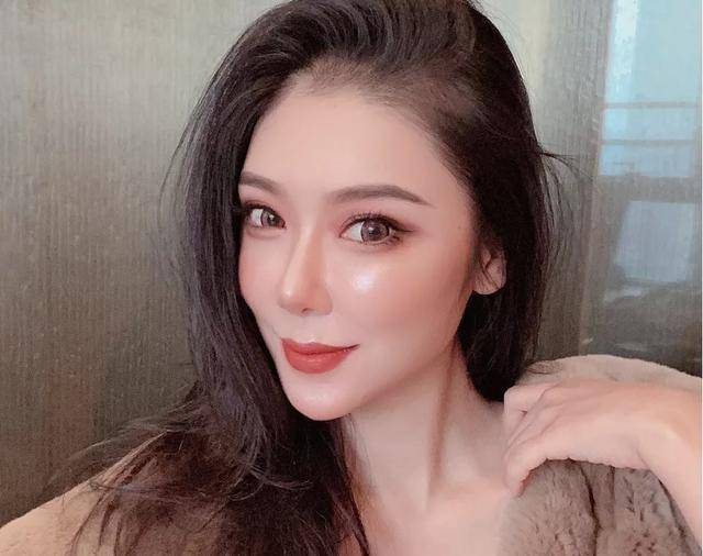 林丹旧事被重提,出轨嫩模女主再发声:世界很精彩,已婚请留步!