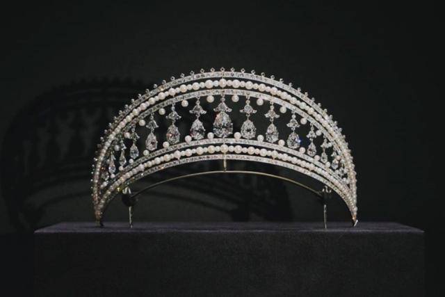 盘点六大精美王冠,极致奢华,勾起每一个女人关于公主的梦想!