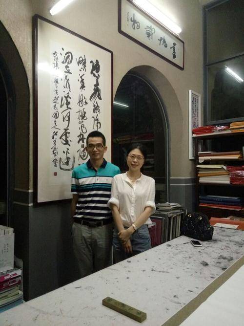 两位80后书法女博士,字好人美气场强大,网友却说欣赏不来_王佳宁