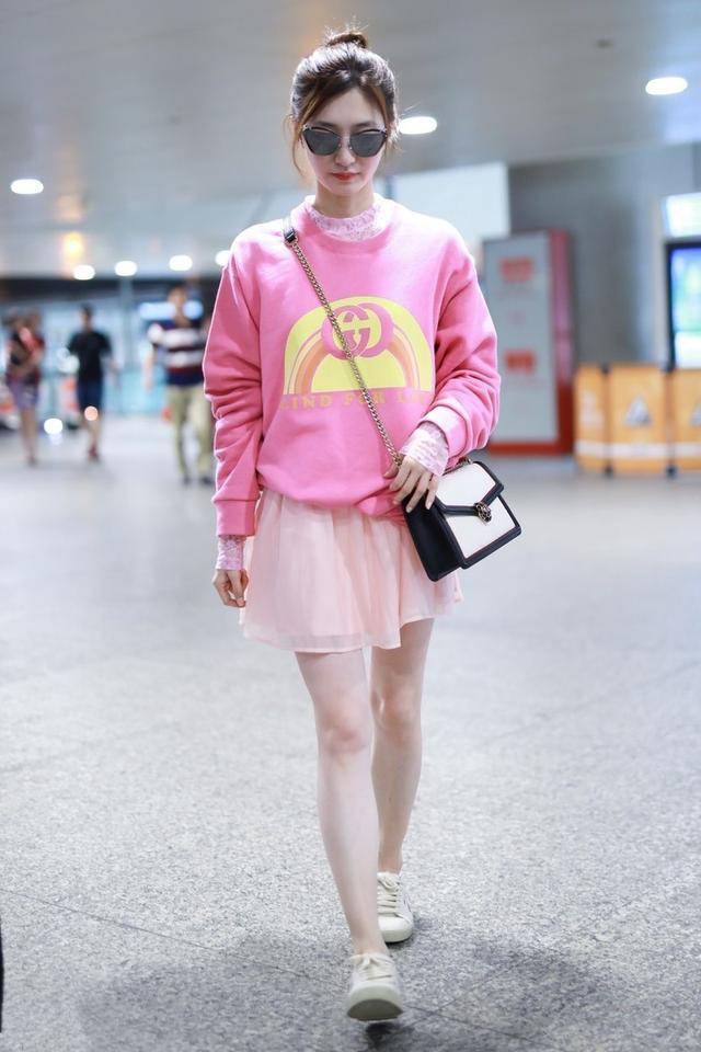 今夏流行"气球裙",遮肉减龄又时尚,成功穿出细腰和长腿!