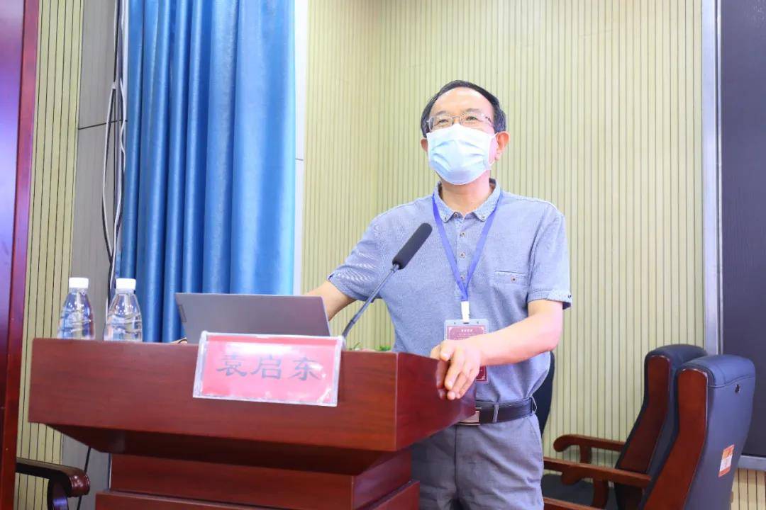 脊柱微创适宜技术推广培训会  学术讲座由商丘市中医院骨科张银龙主任