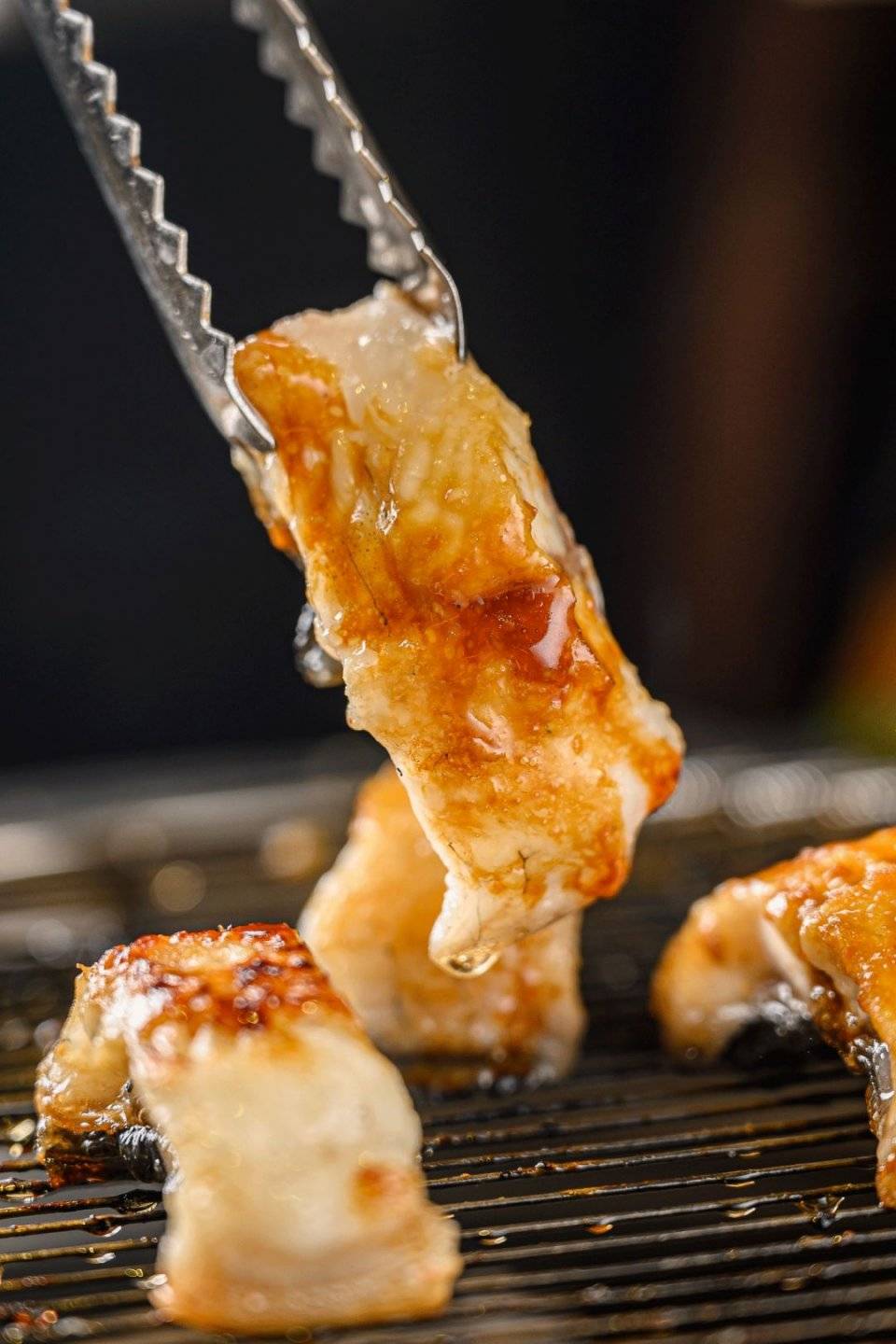 江南西炭烤活鳗鱼现点现杀爆汁韩国烤肉3人撑到叫爸爸