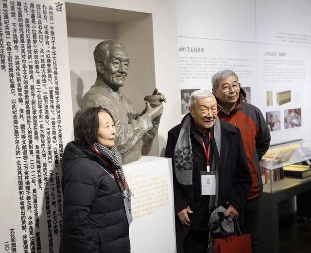 红学代言人周汝昌,连书法都是泰斗级?俞平伯:这种人不要理他_红楼梦