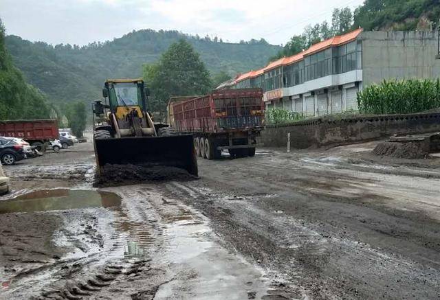 交口县回龙乡环卫所:立足本职 全力做好汛期防汛保洁工作