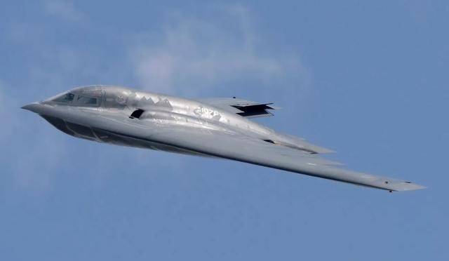 b2轰炸机长期实力超群,隐身性能独到,让人望而生畏