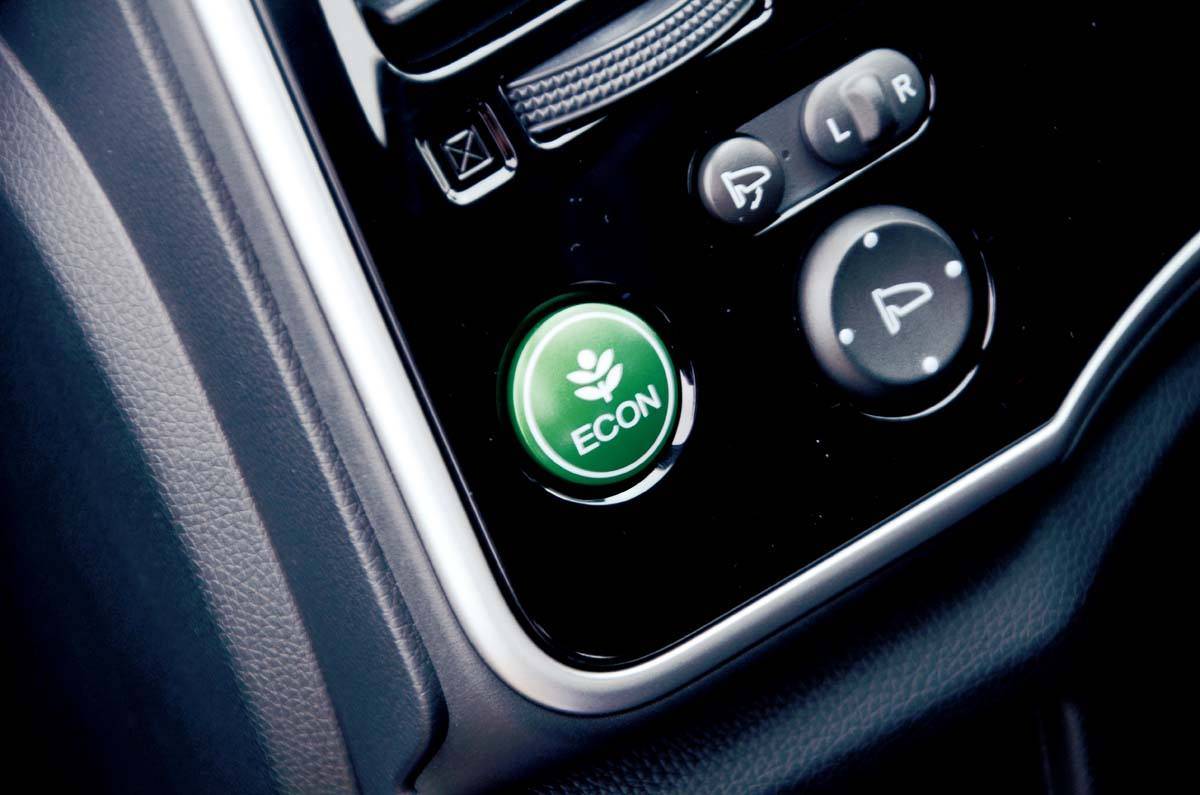 汽车的eco模式能省油,为什么很多人却不愿意使用?老司机:费车