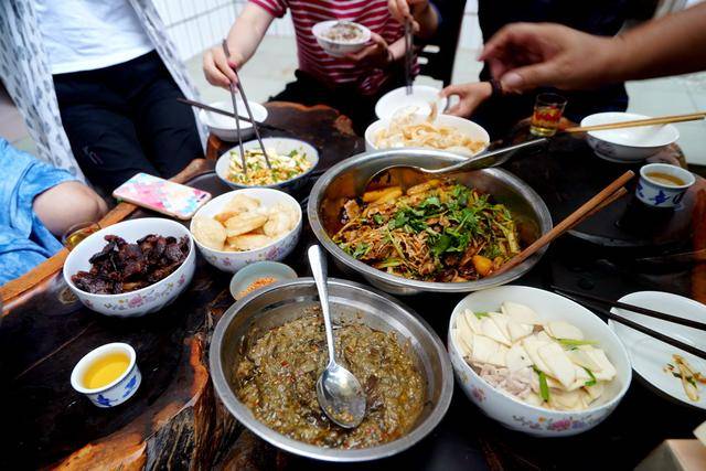 原创建水西门烧烤老李家:家庭和谐,待客热情,有最好吃的烤肉烤豆腐