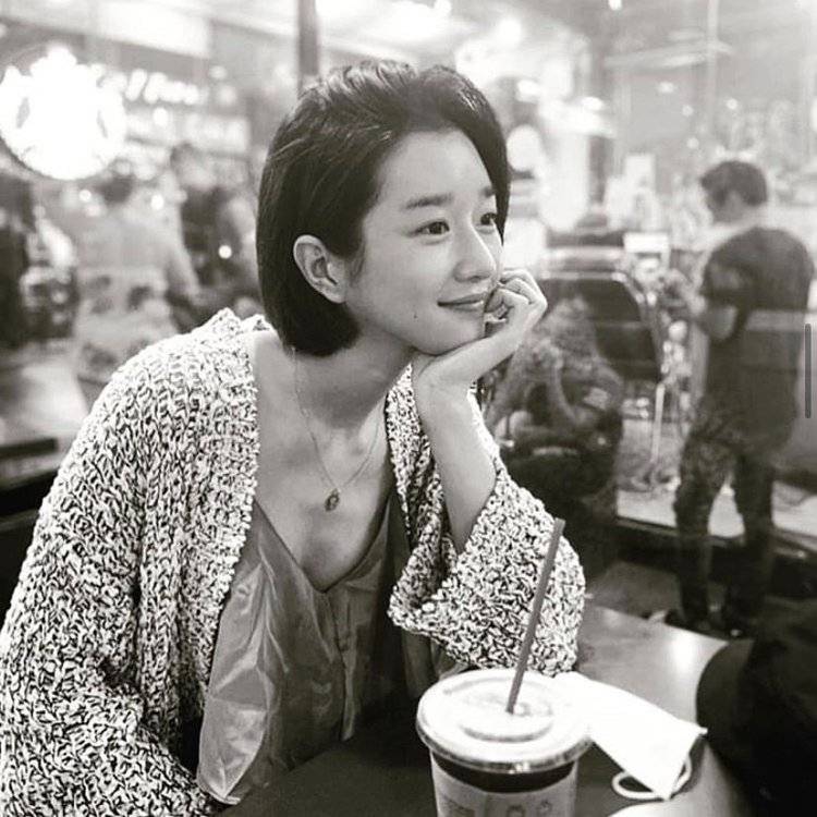 新一代韩剧女神徐睿知私服穿搭