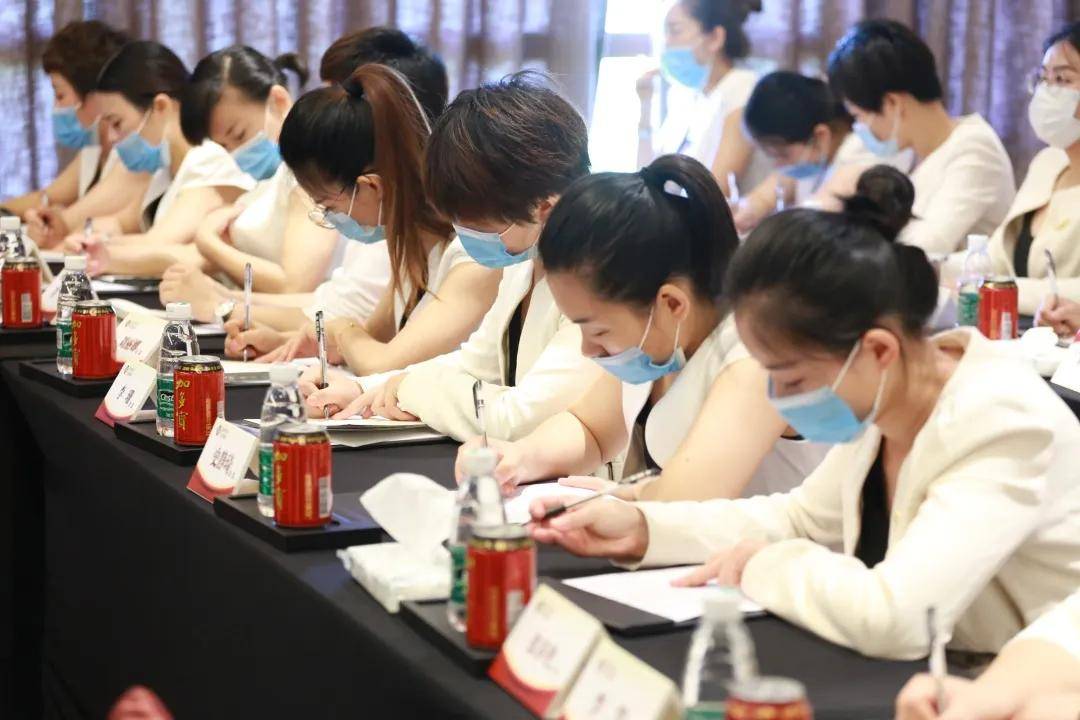 巨邦首届高管会议丨美业这个行业不容缺失的是一个德字