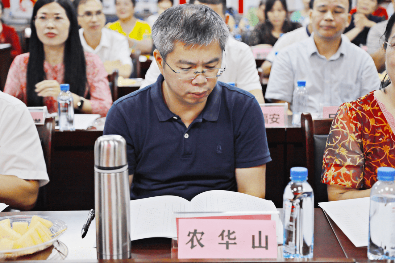 自治区党委宣传部外宣处处长农华山