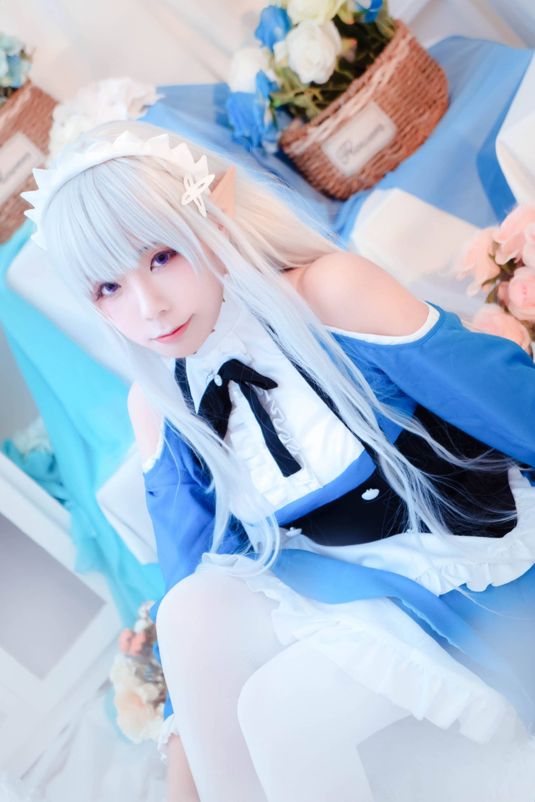 re0艾米莉亚女仆还原温婉甜美小姐姐的冰魔法打人不疼吧