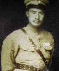 民国财阀马步芳:生活规律却荒淫无度,"乳姐""胞妹"竟成玩物