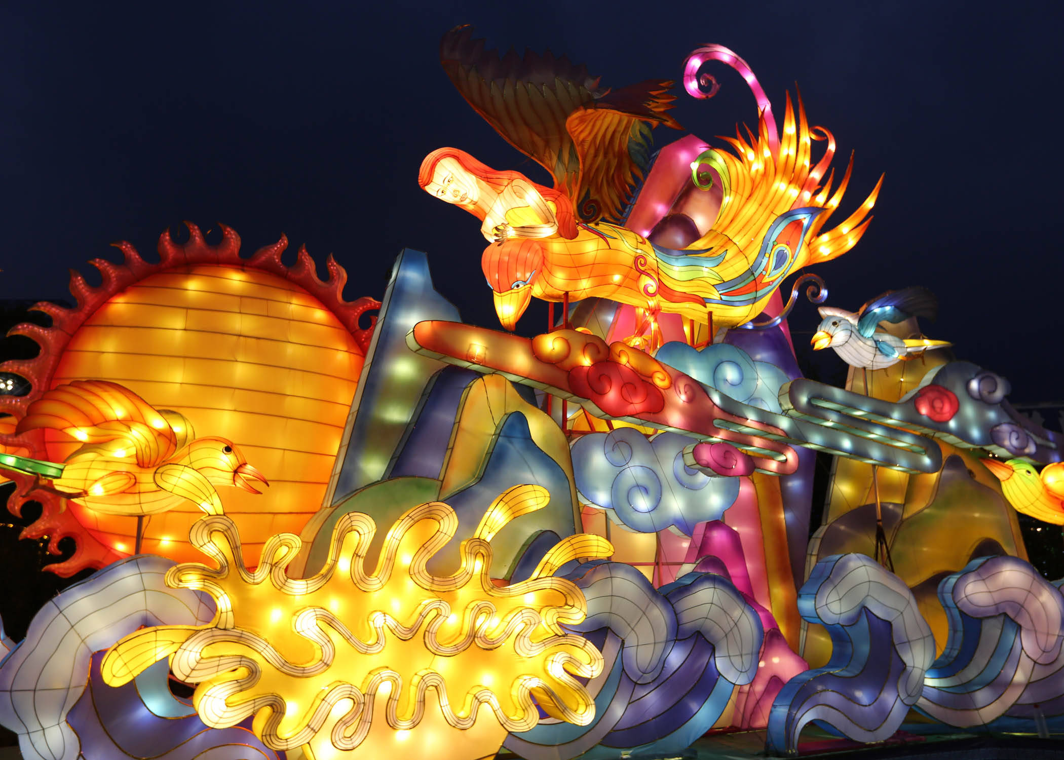 山西壶关欢乐太行谷夏日夜场开幕迎客
