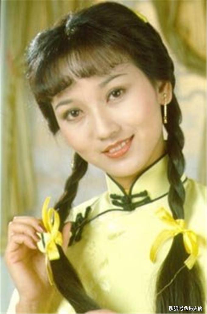 1/ 32 赵雅芝(angie chiu),1954年11月15日出生于香港九龙半岛 ,祖籍