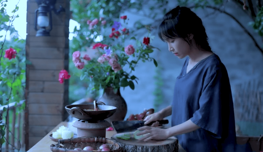 李子柒自制"百香果茶",看清无滤镜的食物,网友:送我都不喝!