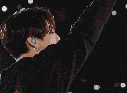 防弹少年团 亲自说的各成员哭的特征_郑号锡