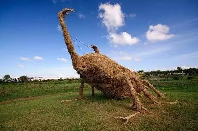 稻草摇身一变,艺术十足