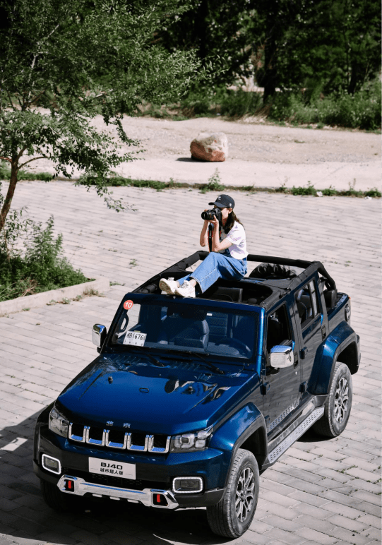 无需仰望硬派越野车bj40城市猎人带你诗和远方