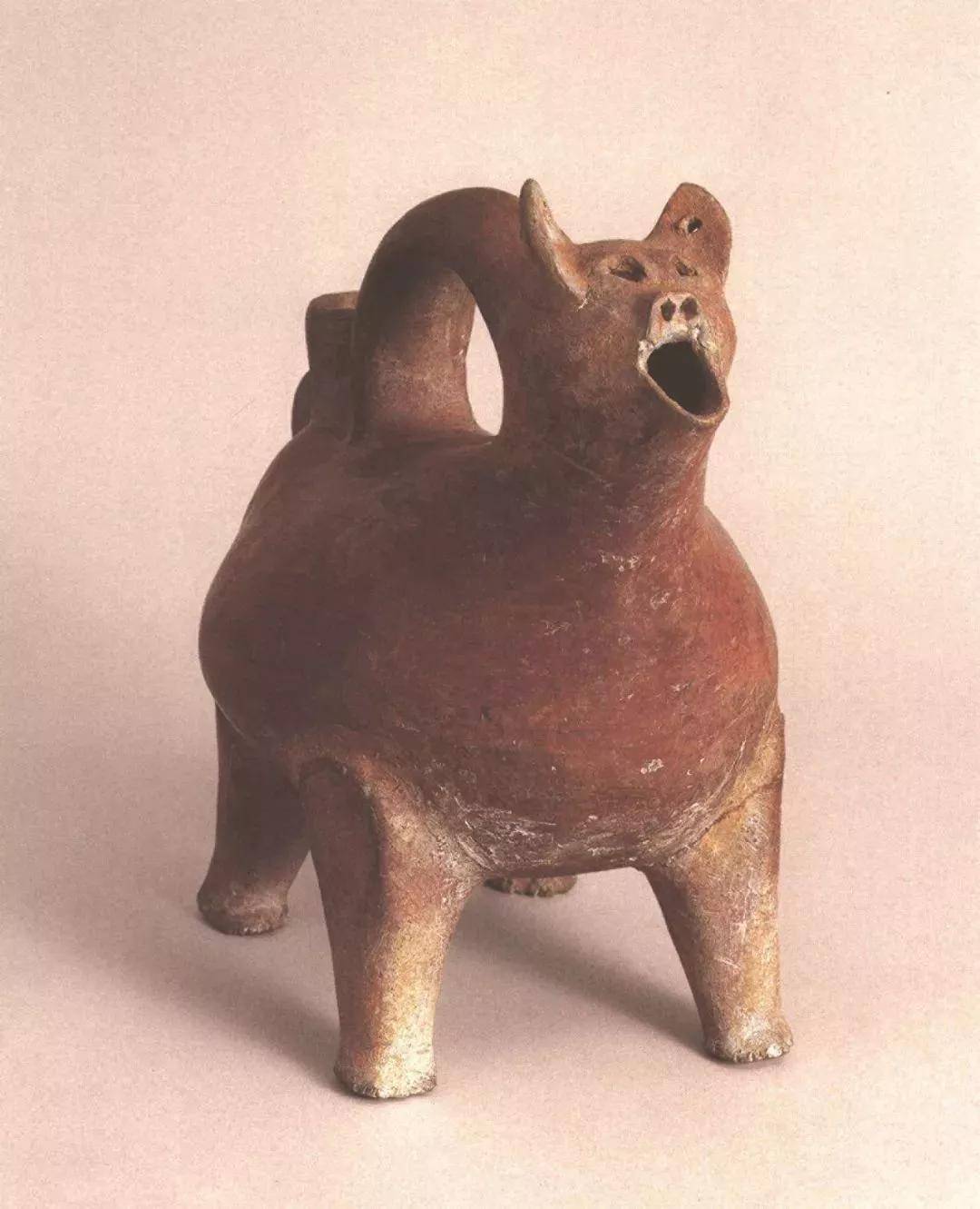大汶口文化 陶塑狗形鬶类器 山东省博物馆藏