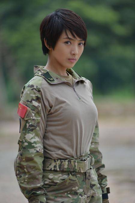 曾参演过多部热播剧,塑造了许多栩栩如生的人物形象,,例如《特种兵之