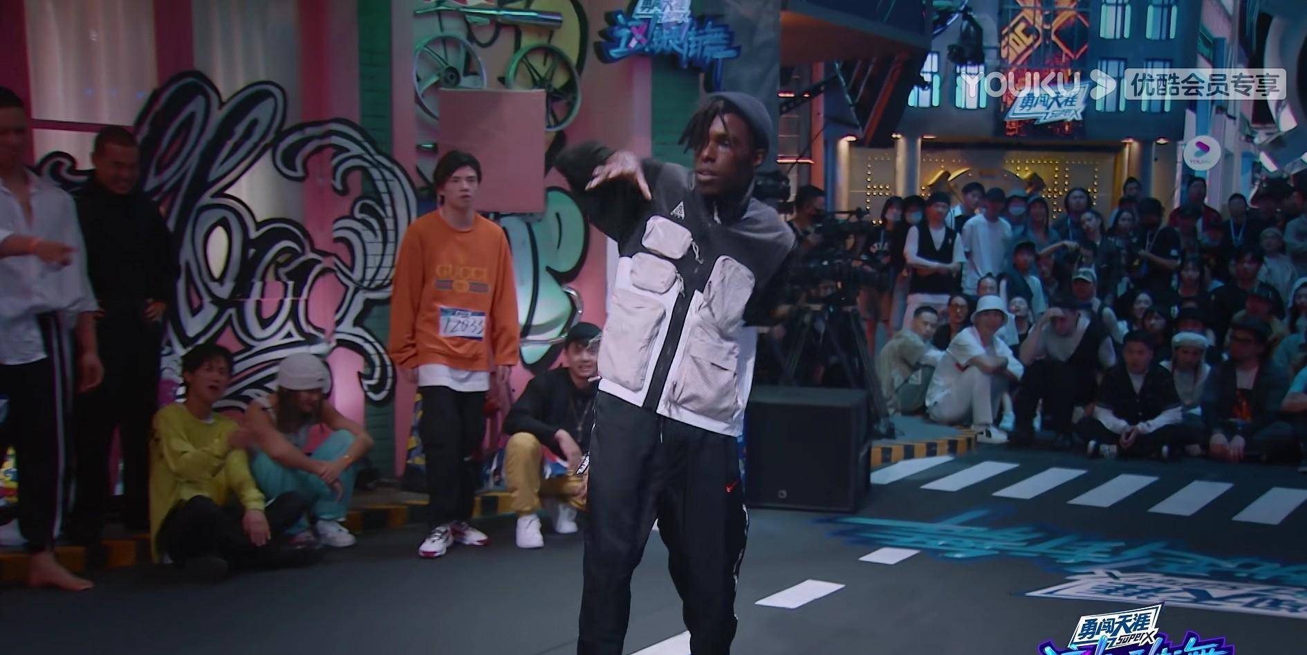 战神布布碰上四川骄傲杨凯 两人拉高了节目整体天花板 两位队长_bboy