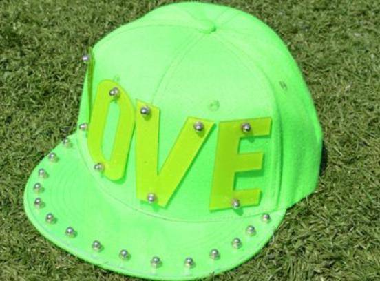 心理测试:第一眼,哪一个绿帽子最好看?测你是否在乎恋人的过去