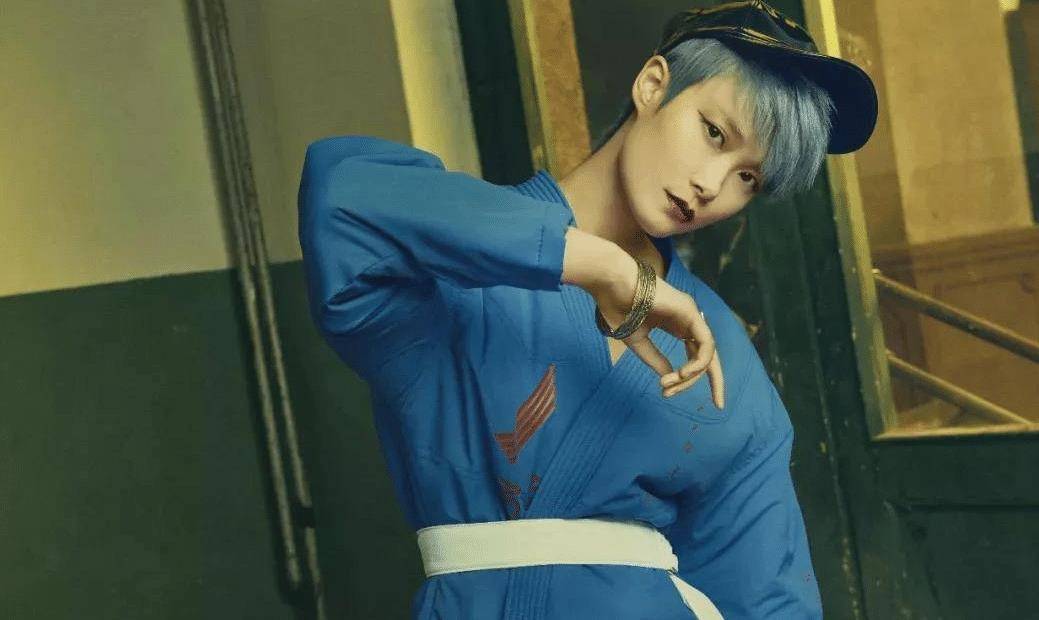 李宇春在手腕上纹身,却被作家警告:3个月洗掉纹身,否则逐出娱乐圈!