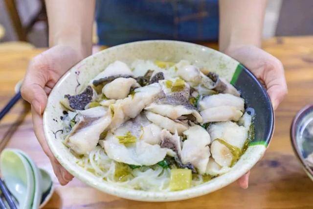 尝尝茂光汤粉小份都吃撑的鱼片粉吧!