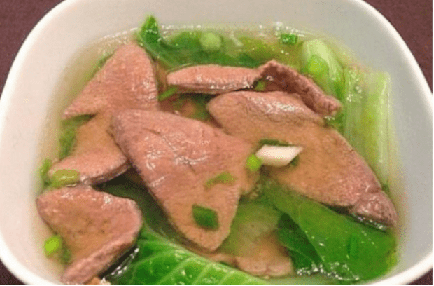 精选美食:香菇焖冬瓜,香葱猪肝汤,豆腐鲜肉饼,猪肉炒秋葵的做法