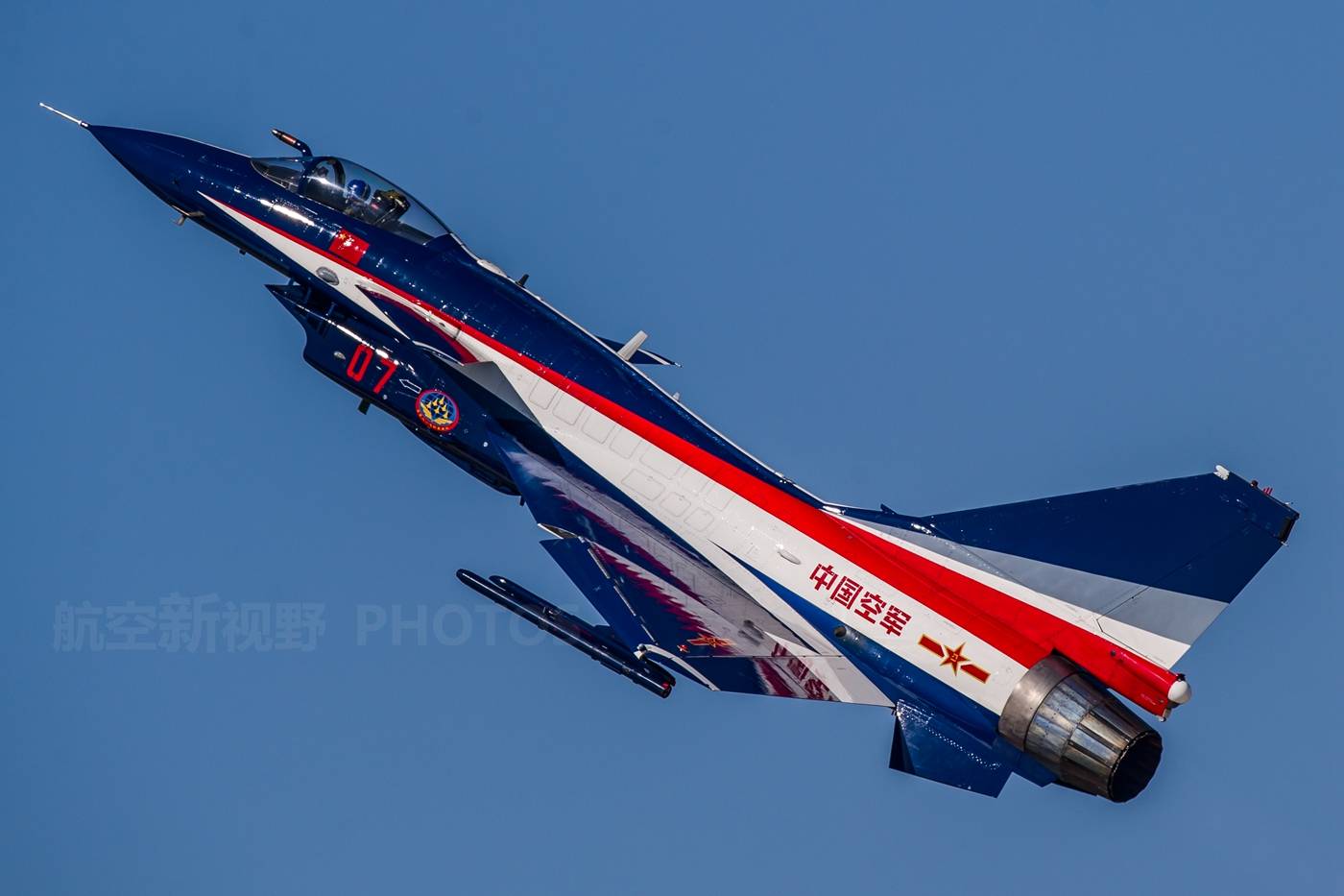 原创空军八一飞行表演队海量美图,无尾鸭翼三角翼的经典,最美的歼10