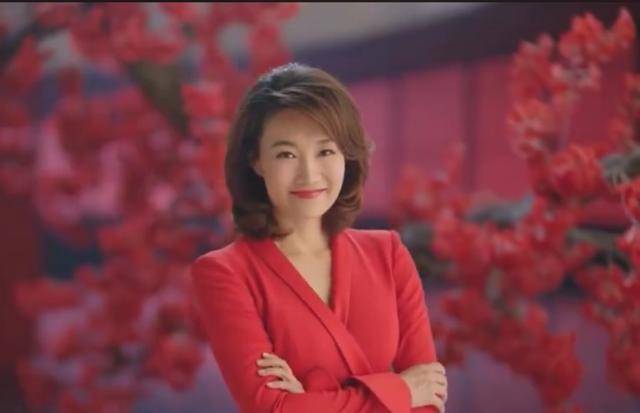 原创央视第一美女主播李梓萌,口误频频为何仍受大众喜爱?