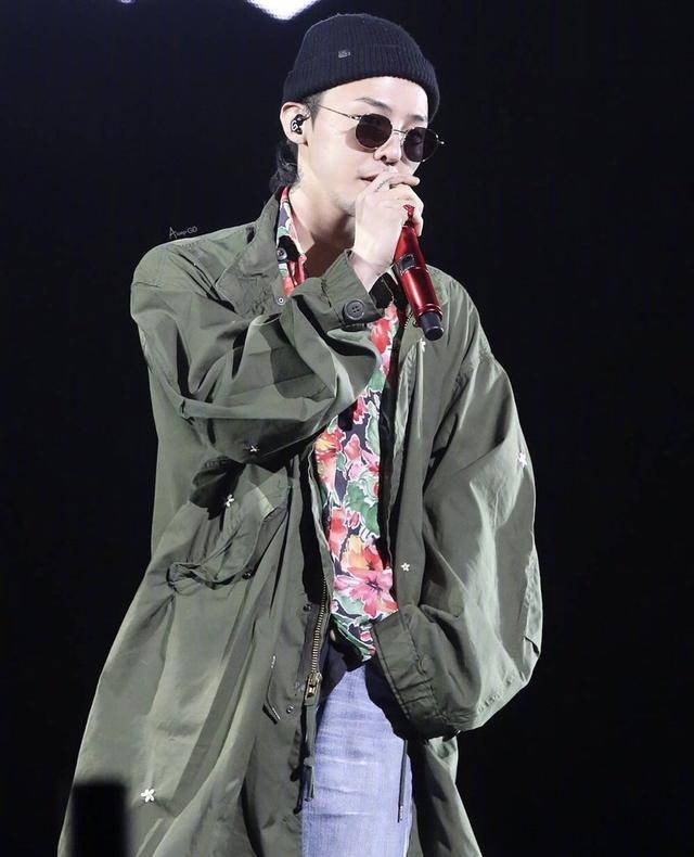 那位曾经把你迷得神魂颠倒的权志龙回来了!晒出素颜照还是依旧帅气