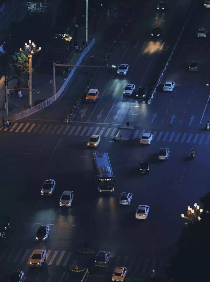 那些凌晨3点不睡觉的成年人,其实并不简单!