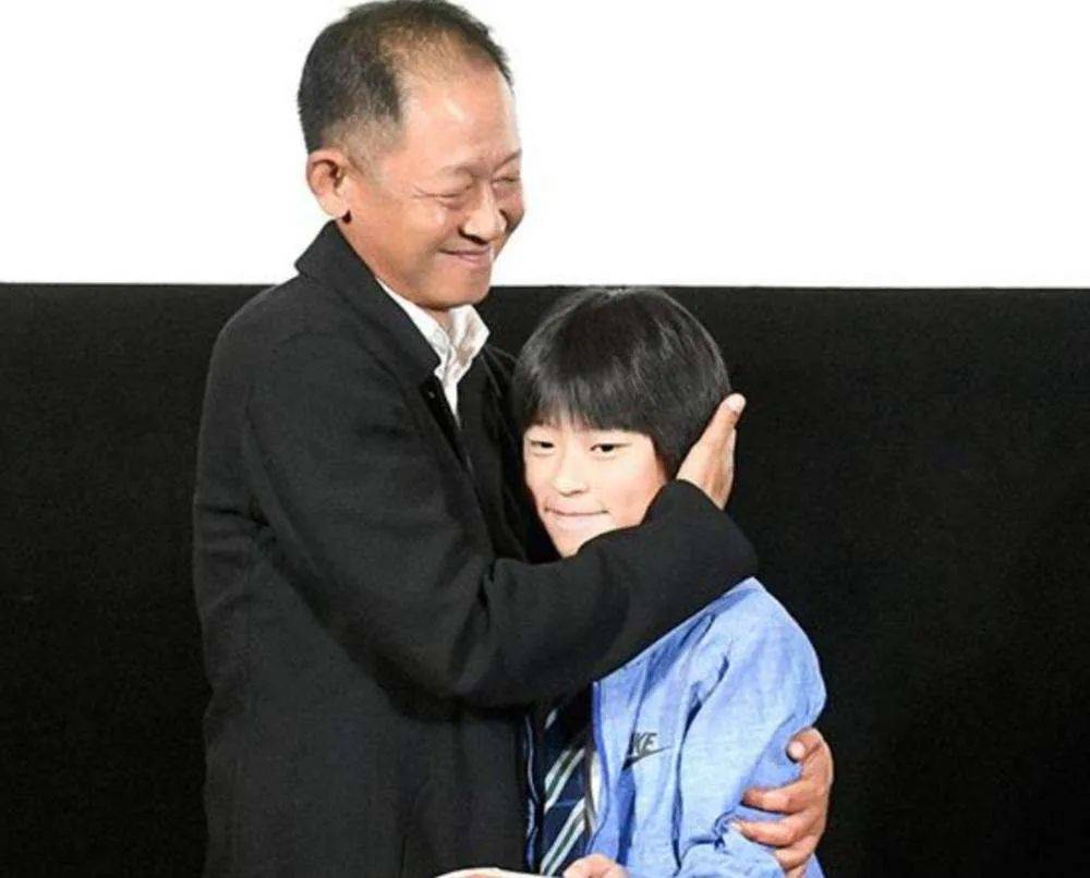 拍戏8个助理待命,8岁儿子逐梦演艺圈?