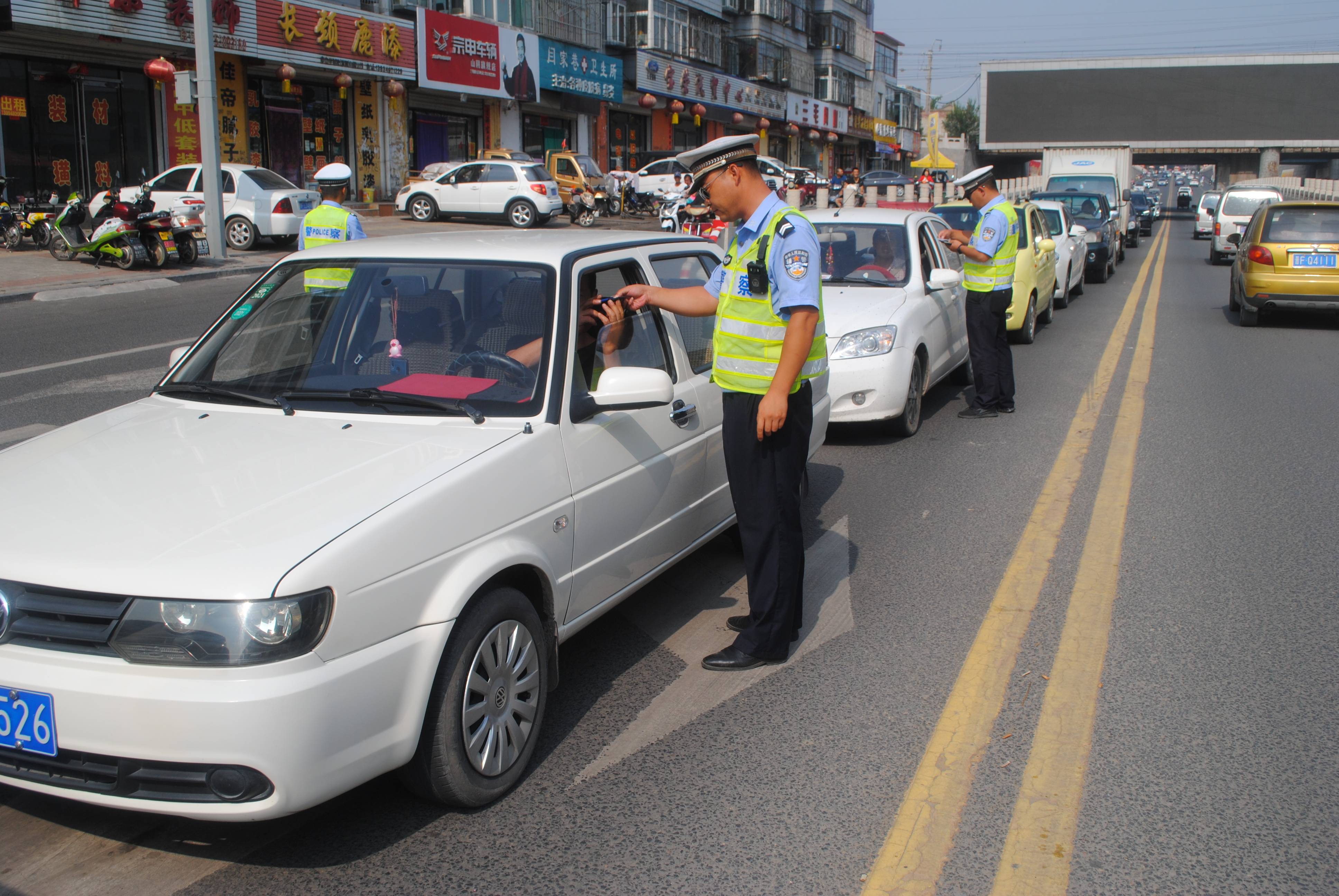 山阴交警大队加强夏季酒驾醉驾交通违法行为治理