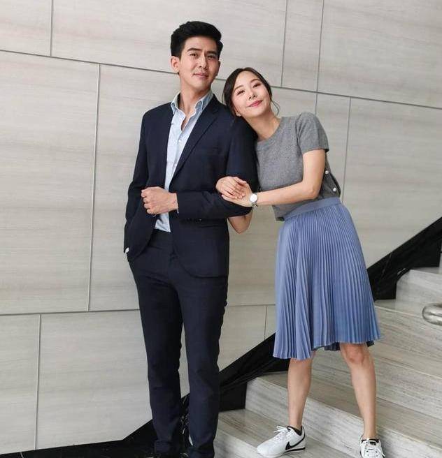 toey与男友分手后公开谈恋情,否认hiso追求!网友:在线吃瓜_妹子