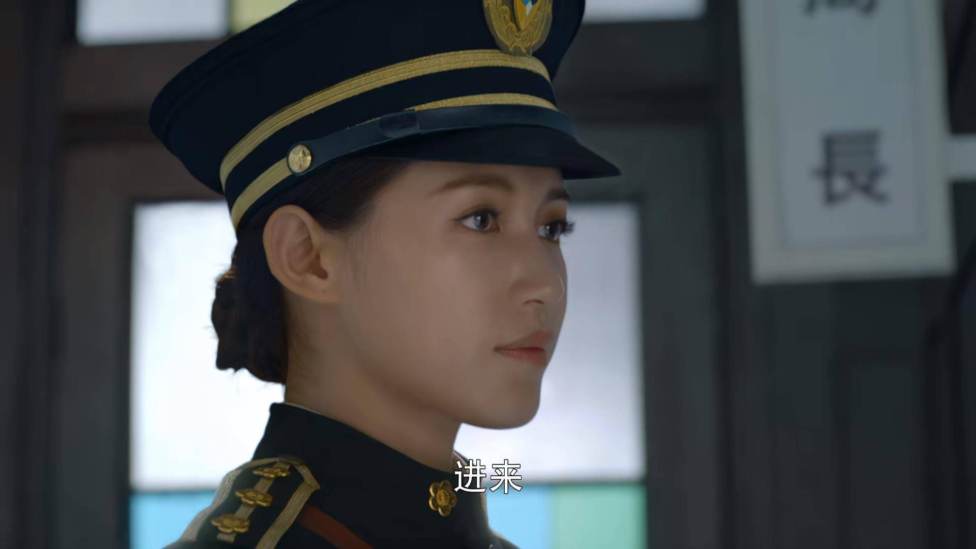 不过,苏青的脸其实是ai换脸换上去的,这部剧的主角本来是韩国人韩彩英