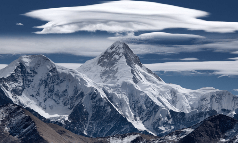 如仙侣踏行,一日千里;我们来到合肥一处山脉,仙家灵气刹那间云卷云苏